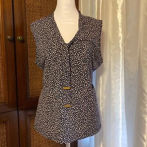 Sleeveless V-neck dress blouse